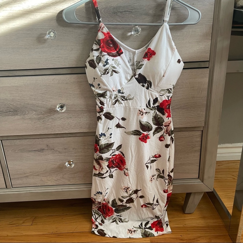 White bodycon dress